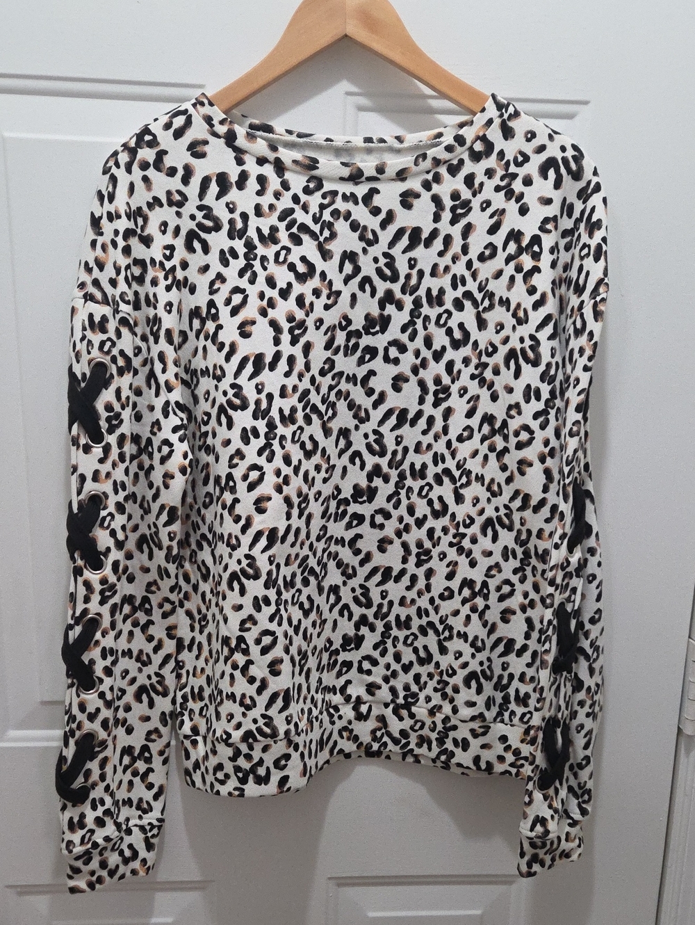 NWT Leopard Print Long Sleeve Top with Lace-Up Sleeves L (Juniors)